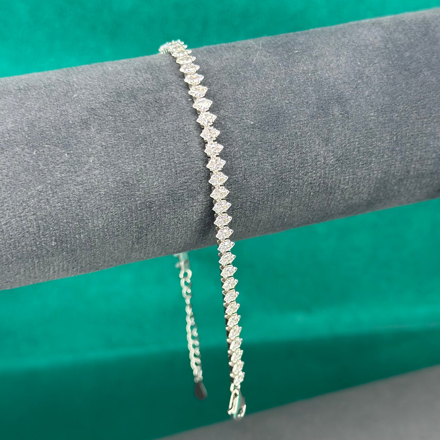 25 Silver V-Shape Sparkle Tennis Bracelet