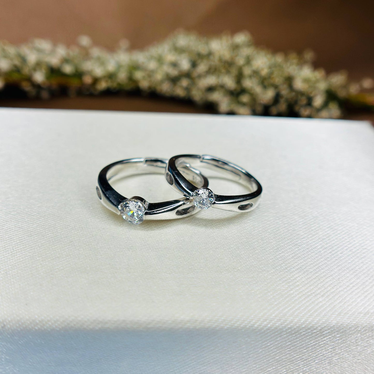 Elegant Round-Cut Couple Rings in 925 Pure Silver