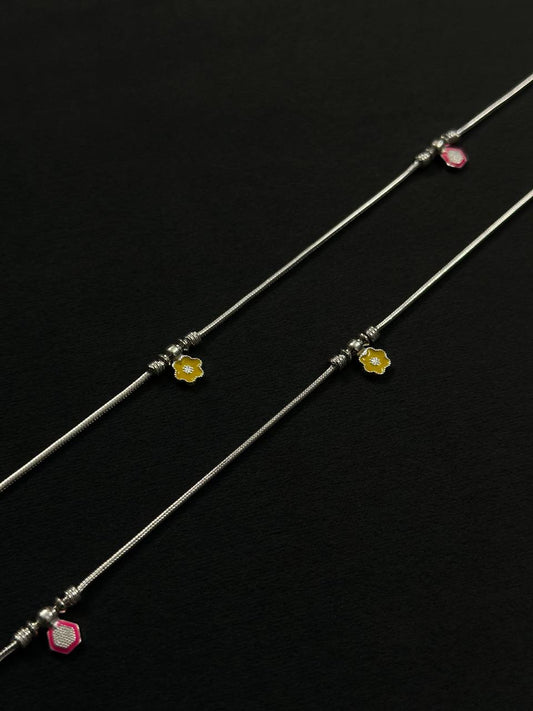 Floral Charm Anklet ā 925 Sterling Silver