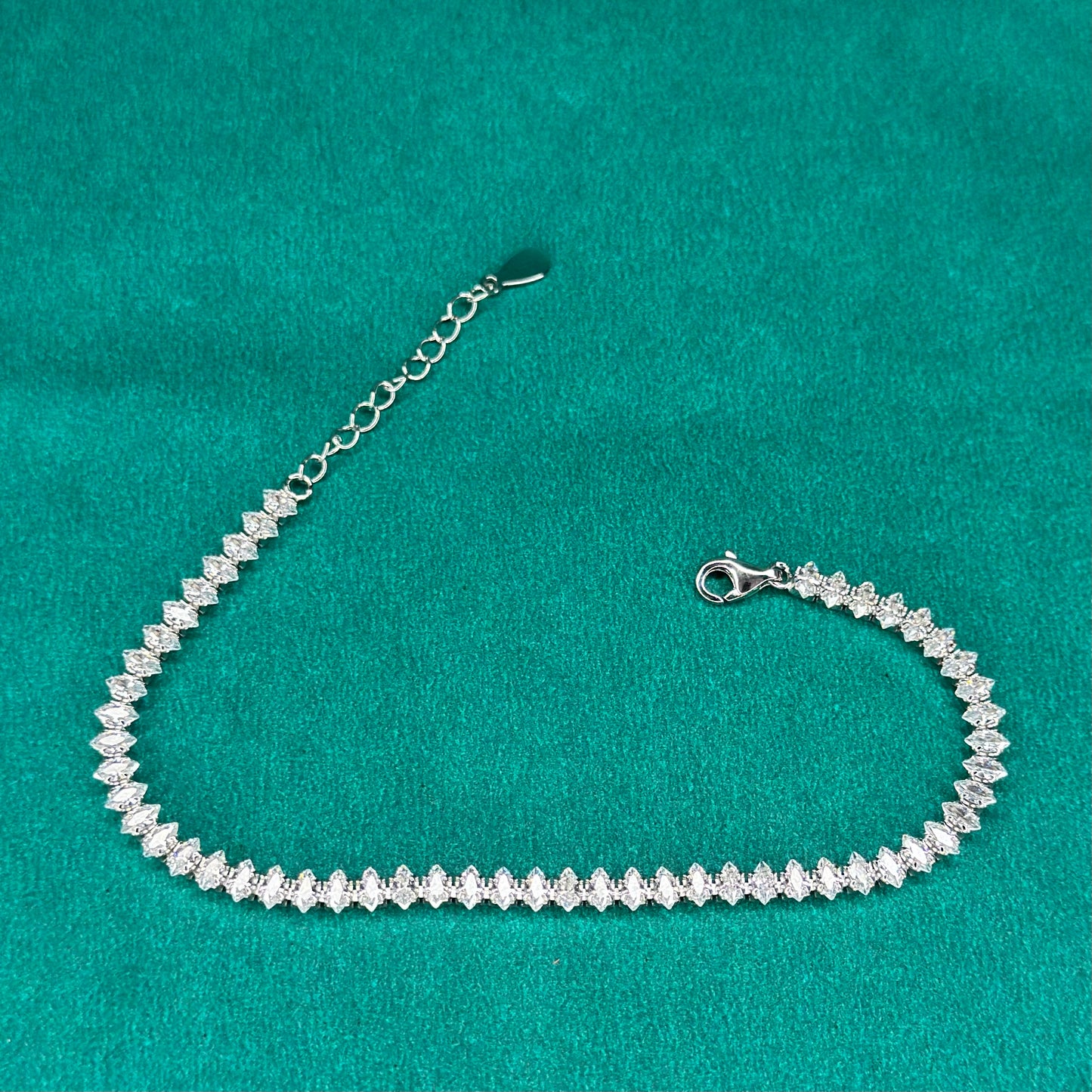 25 Silver V-Shape Sparkle Tennis Bracelet