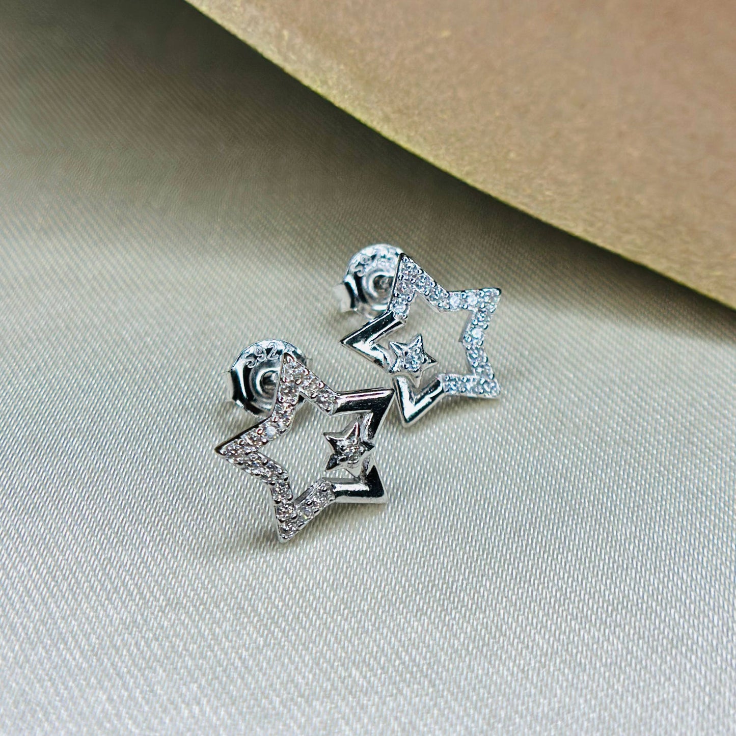 🌟 925 Sterling Silver Sparkling Star Stud Earrings