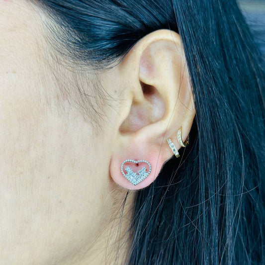 ❤️ 925 Sterling Silver Sparkling Heart Stud Earrings