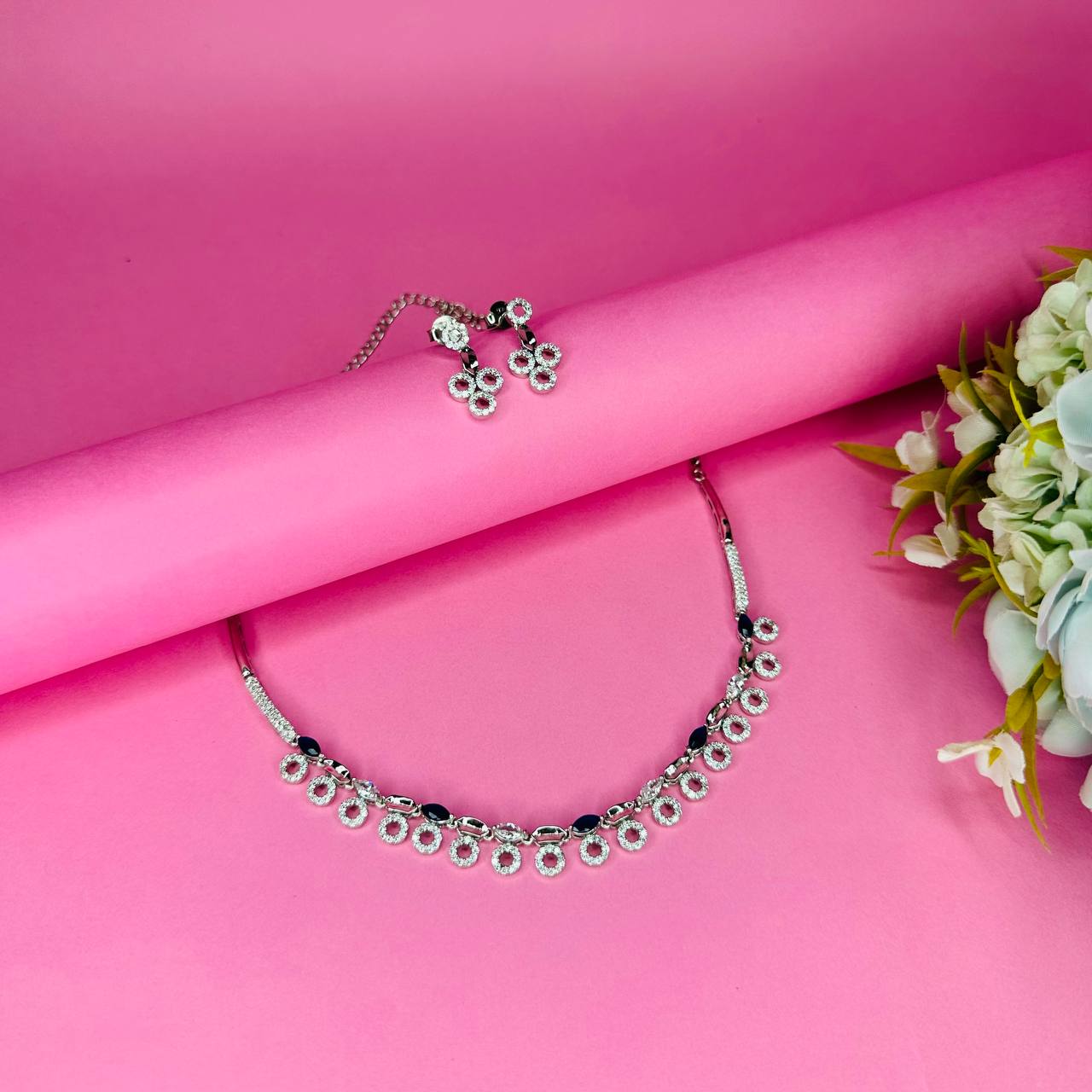 925 Sterling Silver Elegant Circle Necklace & Earrings Set