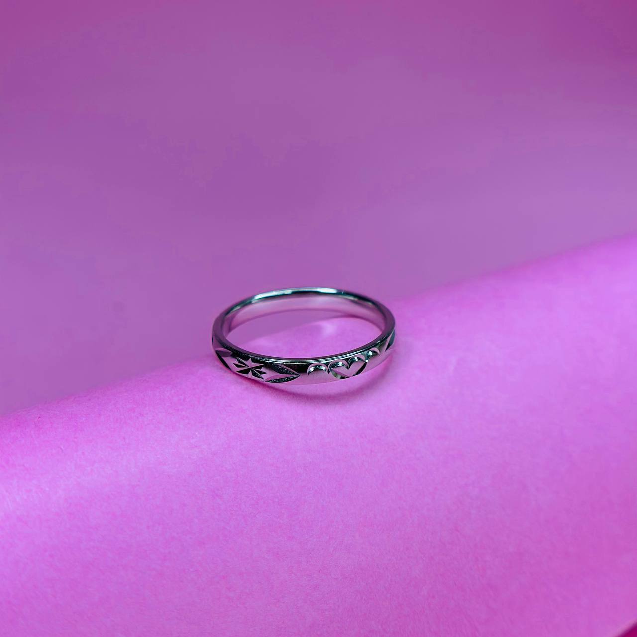 925 Sterling Silver Engraved Heart Band Ring