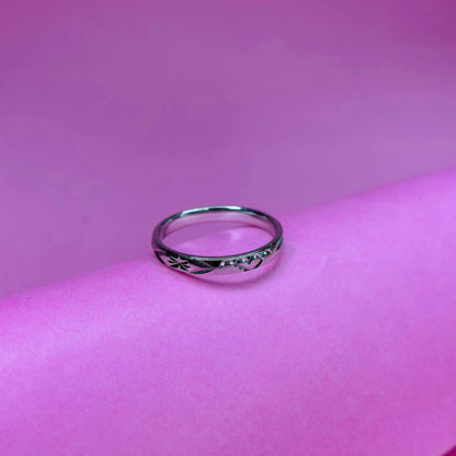 925 Sterling Silver Engraved Heart Band Ring