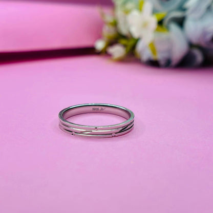 925 Sterling Silver Sleek Lined Band Ring