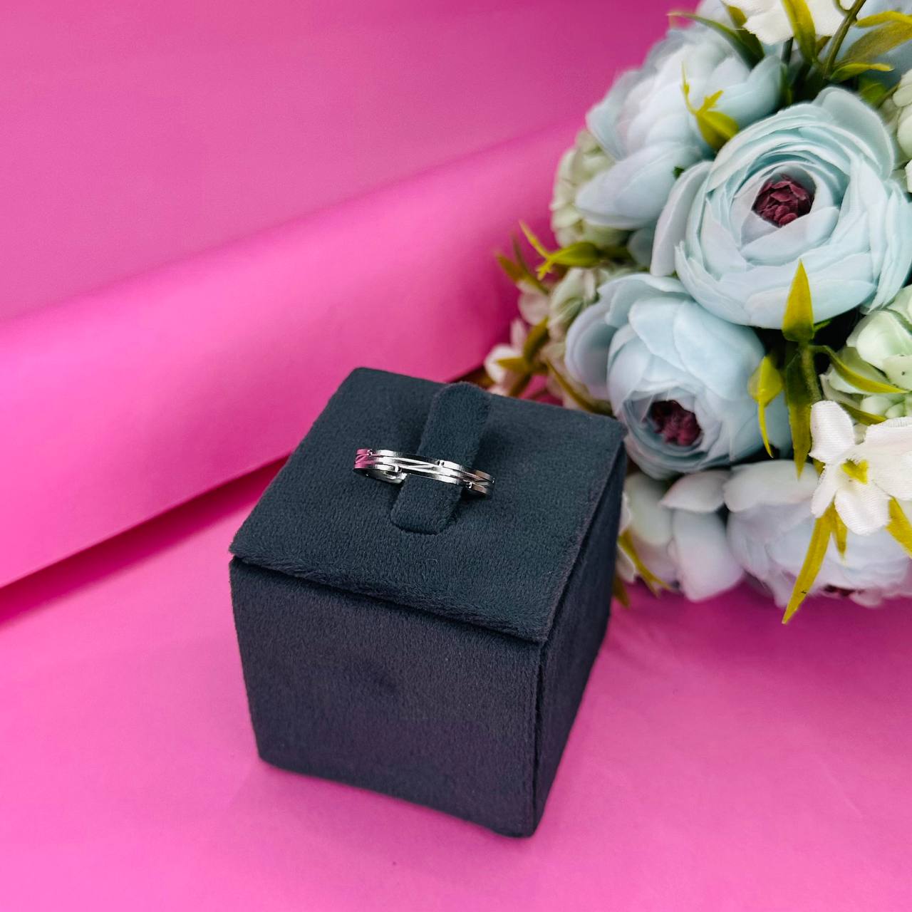 925 Sterling Silver Sleek Lined Band Ring